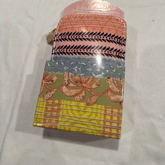 Travel sewing kits! Set of Two ! - Picture 2 of 3